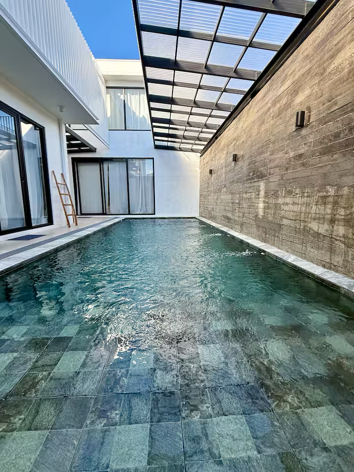 Family Loft — shared swimming pool