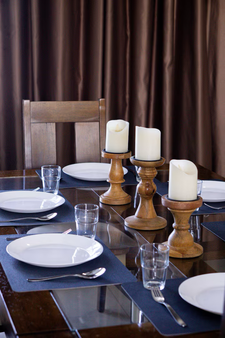 Ylli Waves Villa — dining area