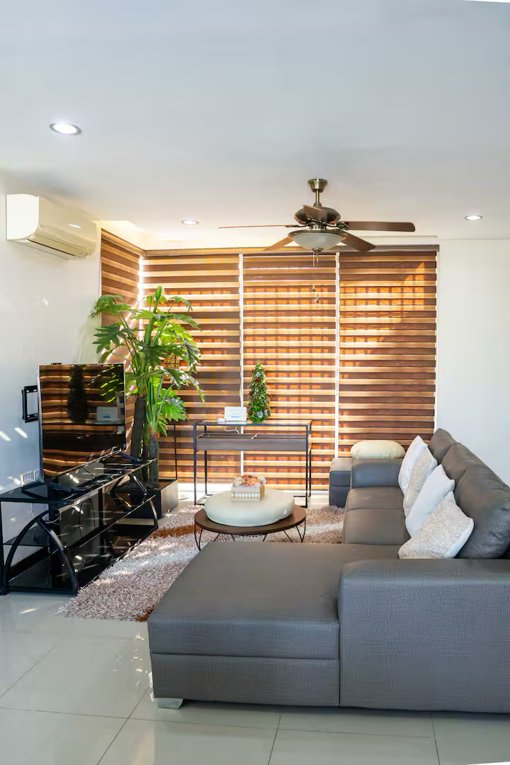 Ylli Waves Villa — living area