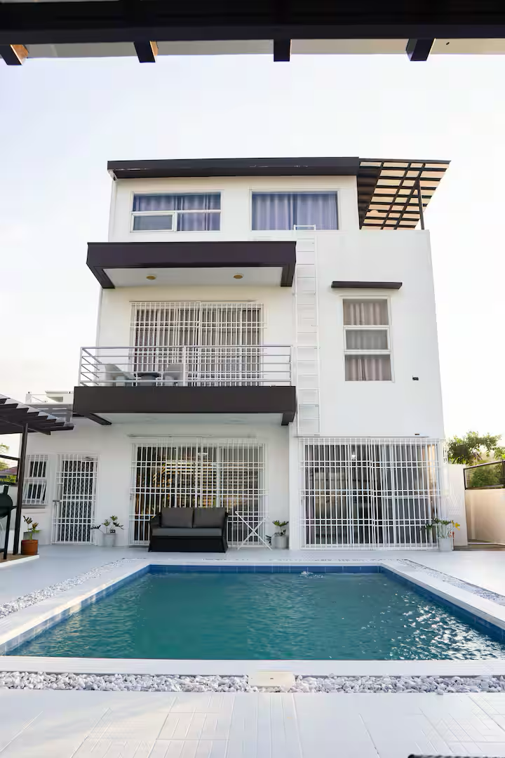 Ylli Waves Villa — private swimming pool